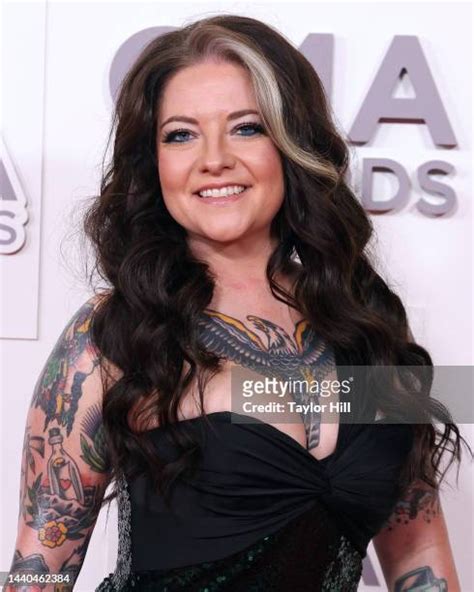 2,899 Ashley Mcbryde Photos & High Res Pictures